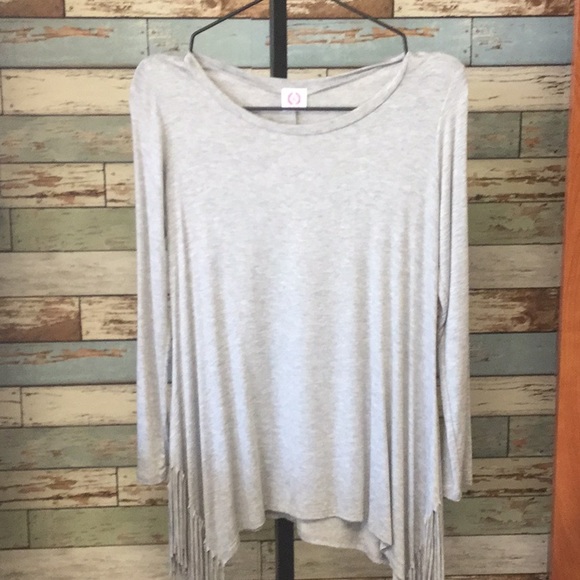 Top - Picture 2 of 3